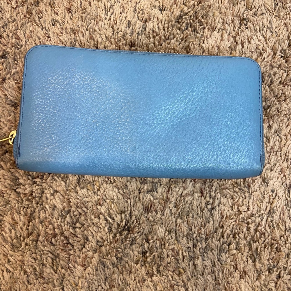 Fossil Blue Pebbled Leather Zip Around Continental Wallet Gold Tone Hardware